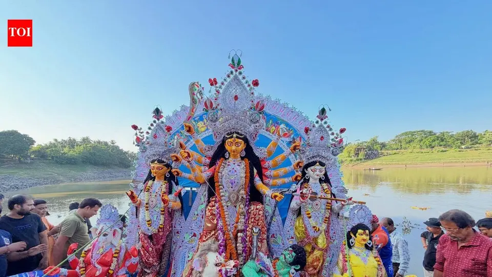 Devotees gather on both sides of Kushiyara : A river , two countries & one festive farewell