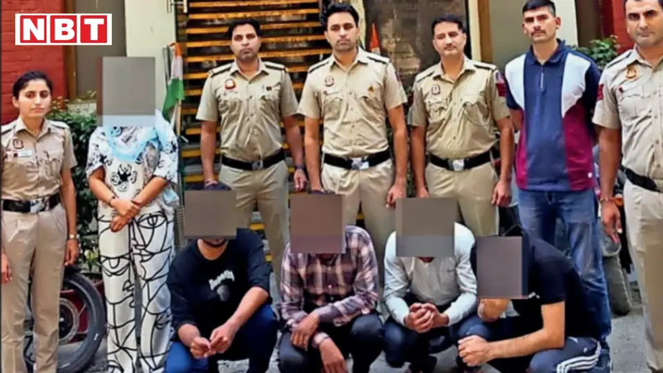 लोन का झांसा देकर खोलते थे मजदूरों के बैंक खाते , फिर ठगी में करते इस्तेमाल , दिल्ली पुलिस ने 6 लोगों को किया गिरफ्तार - delhi cyber police bust cyber fraud racket and arrest 6 accused including bank
