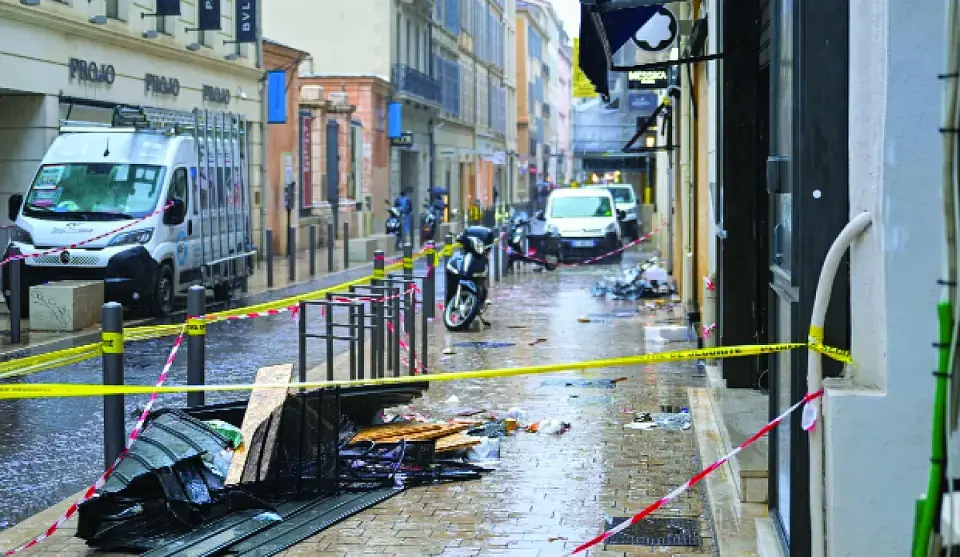 Paris calm after riots ; curfews imposed in French cities