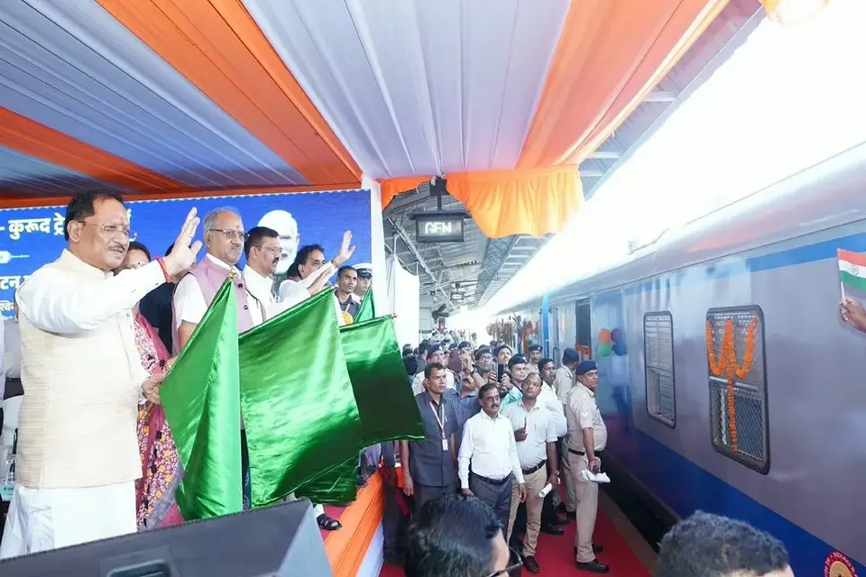 Raipur News : नक्सल मुक्त बस्तर के रावघाट तक पहली बार पहुंची ट्रेन | Train Reaches Rawghat In Naxal Free Bastar For First Time
