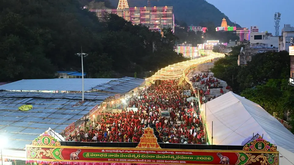 Dasara festivities: 18.29 lakh devotees visit Vijayawada Kanaka Durga temple