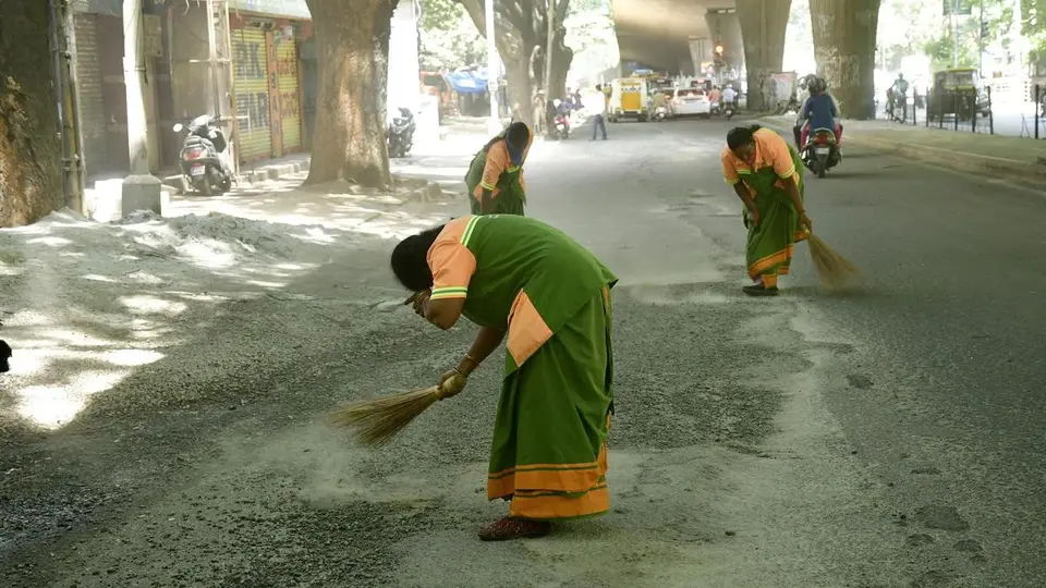 Bengaluru’s BMTC drivers, traffic police, pourakarmikas, construction workers show reduced lung function: Survey