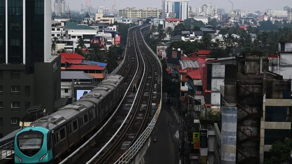 Kochi metro to operate more services on October 25
