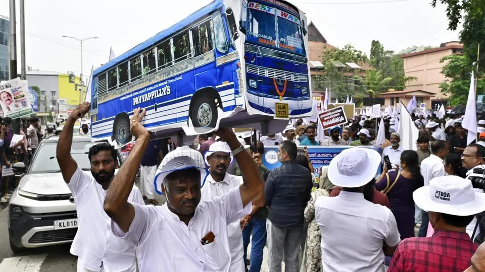 Keralam private bus operators call off hunger strike; govt agrees to wet-lease private buses
