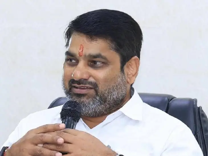Satej Patil charisma in Gokul ; The army of ministers is defeated , the alliance wins 13 out of 25 seats