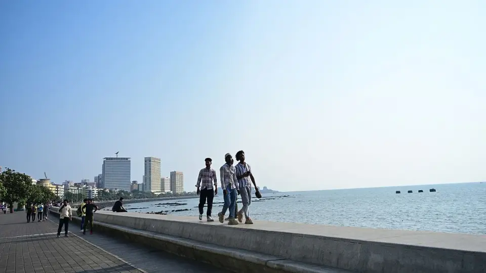 Mumbai Weather : IMD Issues Yellow Alert For City And Surrounding Districts , Warns Of Hot And Humid Conditions