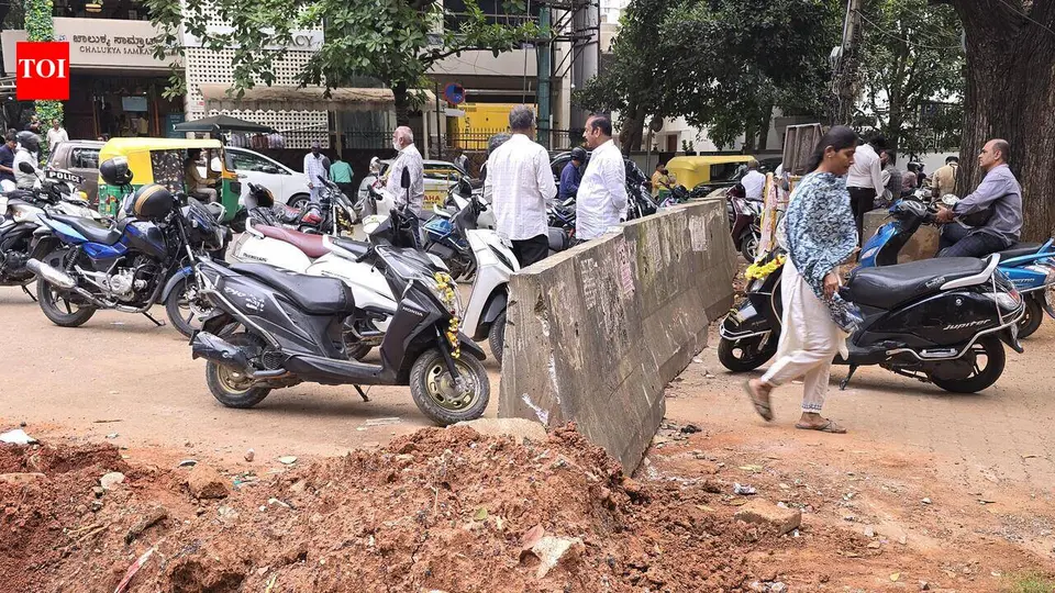 Road closed , no work in sight : Bengaluru Jayanagar residents protest | Bengaluru News