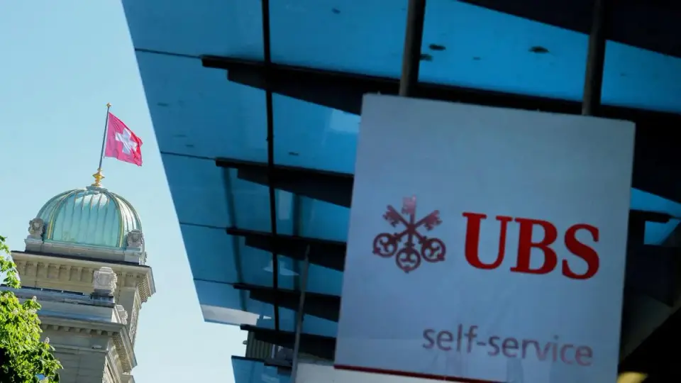 UBS acquires 4 . 8 % stake in India 360 ONE WAM after warrant conversion