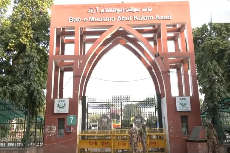 जामिया में छात्र आंदोलन के बीच बड़ा फैसला , अगले आदेश तक ऑनलाइन चलेंगी सभी कक्षाएं | Jamia Millia Islamia Online Classes Student Protest Union Restoration