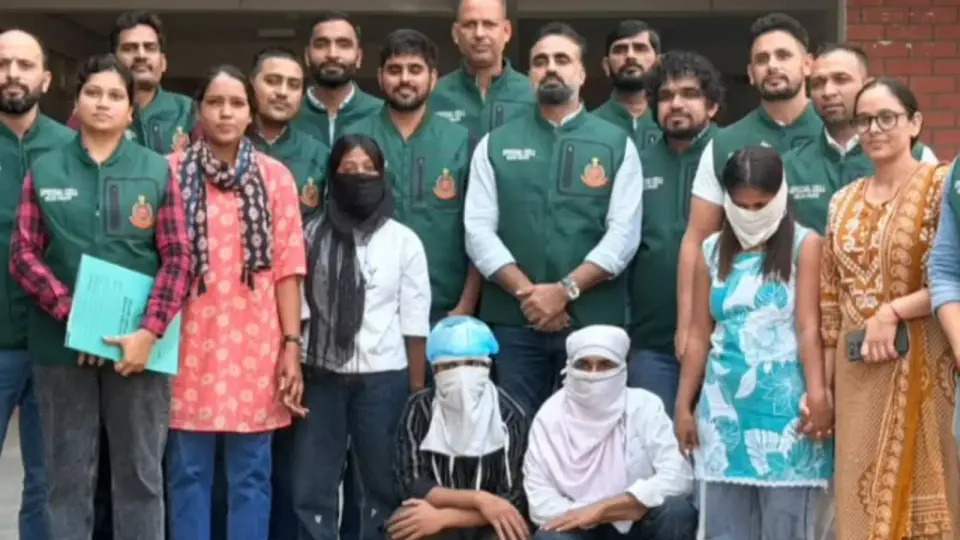 गर्लफ्रेंड बनी कुरियर : लॉरेंस बिश्नोई गैंग के हथियार नेटवर्क में महिलाओं की एंट्री ! नई दिल्ली में पकड़ी गई यूपी की राधा - बबीता