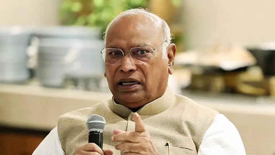 Kharge to apprise Modi of concerns over SIR, delimitation and women’s reservation