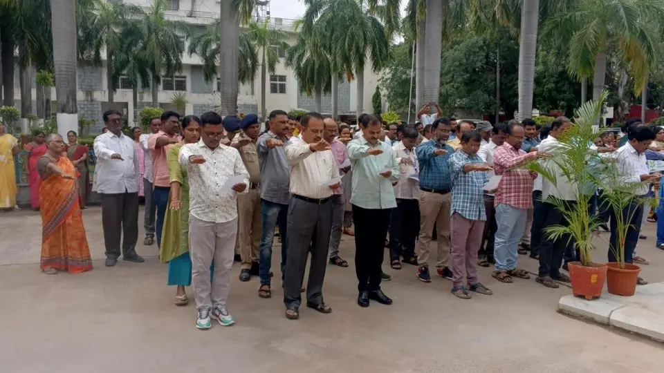 Railway employees urged to uphold integrity, gain public trust