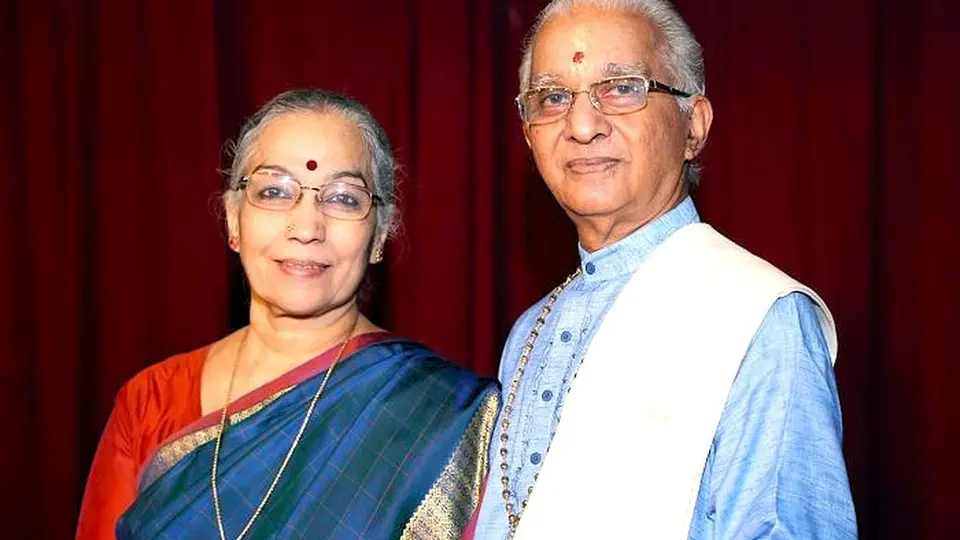 Dancer couple, singer Lathika win Swaralaya awards