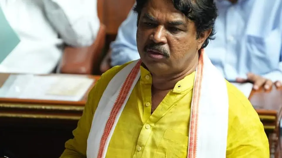 Ashok accuses State Election Commission of printing 90 lakh voter cards after announcement of SIR; SEC denies charge