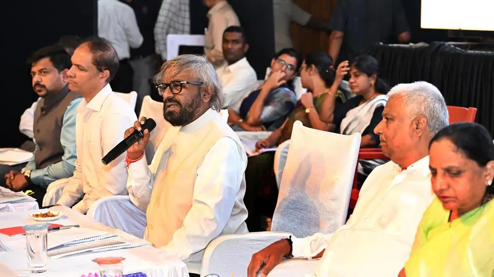 Eshwar Khandre holds review meeting in Shivamogga, asks officers to address drinking water problems without delay