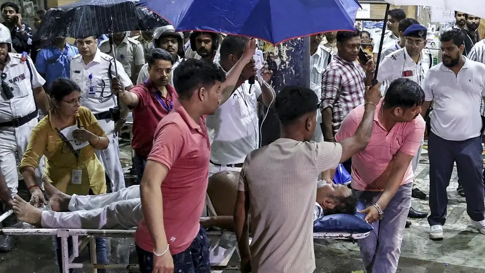 Bengal government stations doctors at five major Kolkata puja pandals following stampede