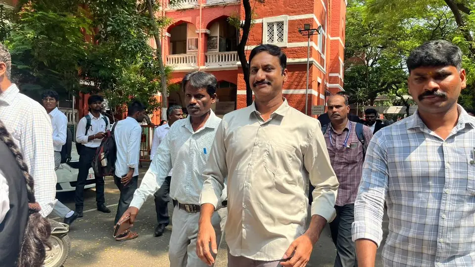Former MLA Muthukumar surrenders in bribery case involving ex-Minister Anbil Mahesh Poyyamozhi