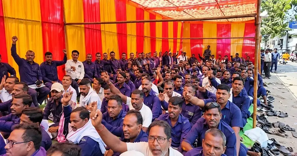 जांजगीर - चांपा में कोटवारों का प्रदर्शन : संविलियन और ₹15 , 000 मानदेय की मांग को लेकर सौंपा ज्ञापन CGKhabar