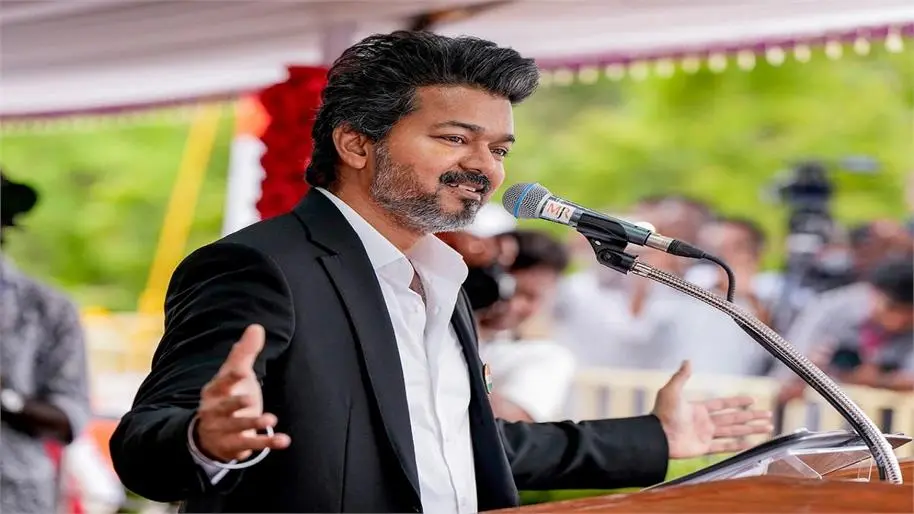 क्या विजय ने अपना सही रास्ता चुन लिया है ? - has vijay chosen his right path