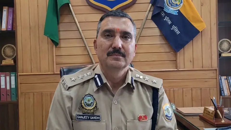 हिमाचल के IPS अधिकारी संजीव गांधी पर लगे सरकारी धन के गबन और धोखाधड़ी के आरोप , शिमला पुलिस ने दर्ज किया केस