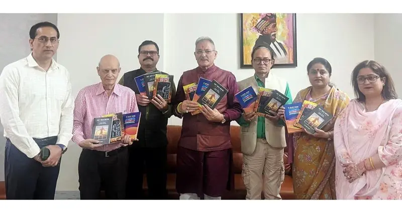 HP Guv Kavinder releases books on Dogri theatre