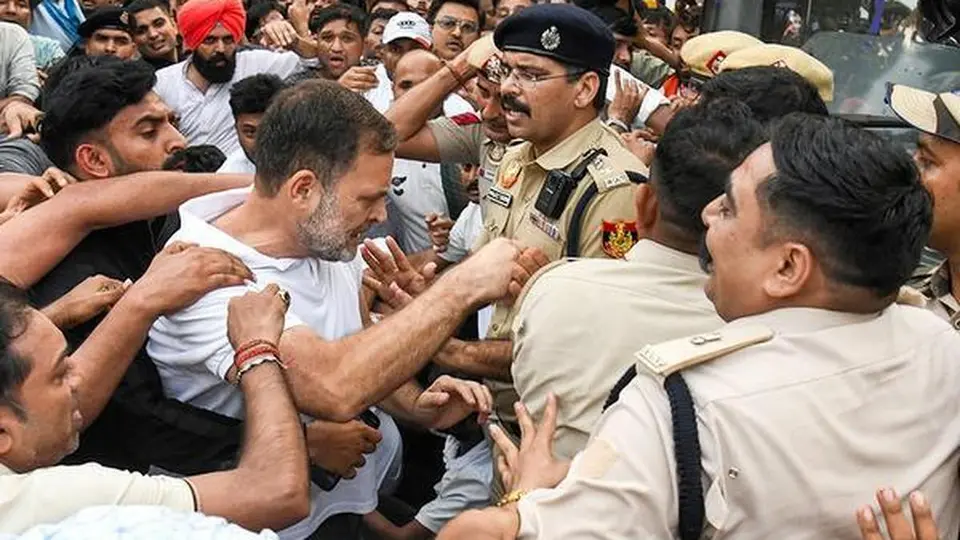 Supreme Court issues notice on plea alleging Rahul Gandhi pushed pregnant journalist during October 12 march