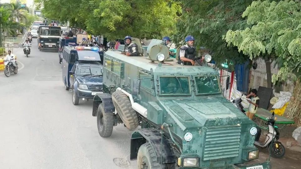 Police unveil mine-proof, Vajra vehicles, hold flag march to boost election security in Anantapur