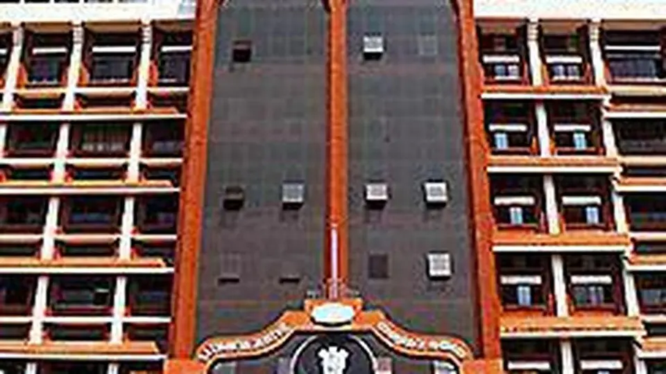 Probe on track in PSC exam case, State informs Kerala HC