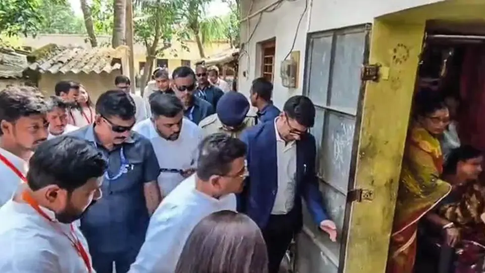 West Bengal CM meets families of deceased in Kolkata puja pandal stampede