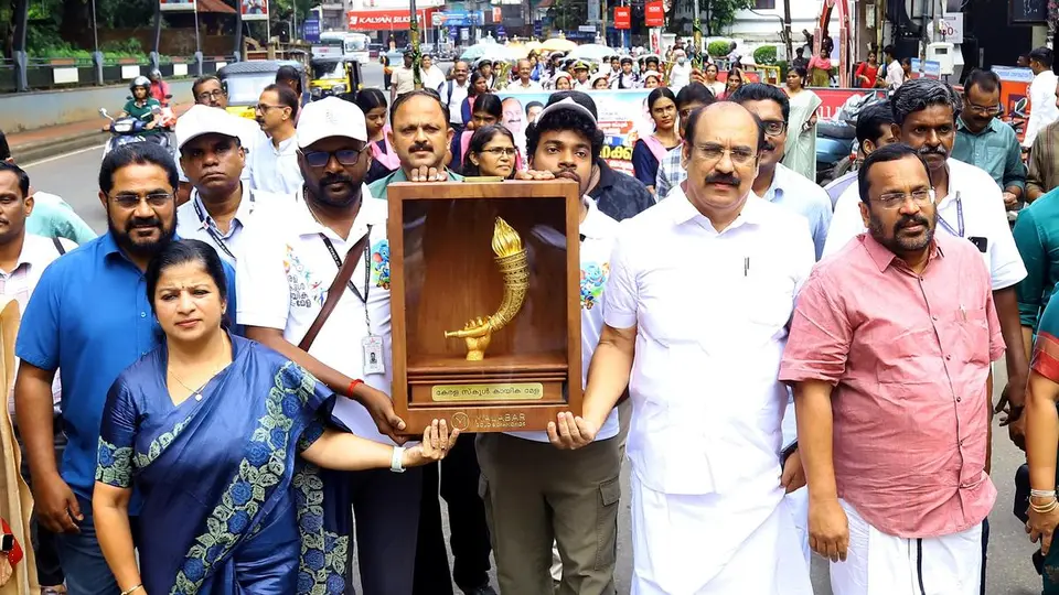 Chief Minister’s Gold Cup gets a rousing welcome in Thrissur