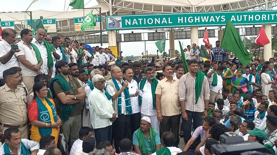 Mysuru-Bengaluru highway blocked at toll plaza for two hours due to farmers’ protest