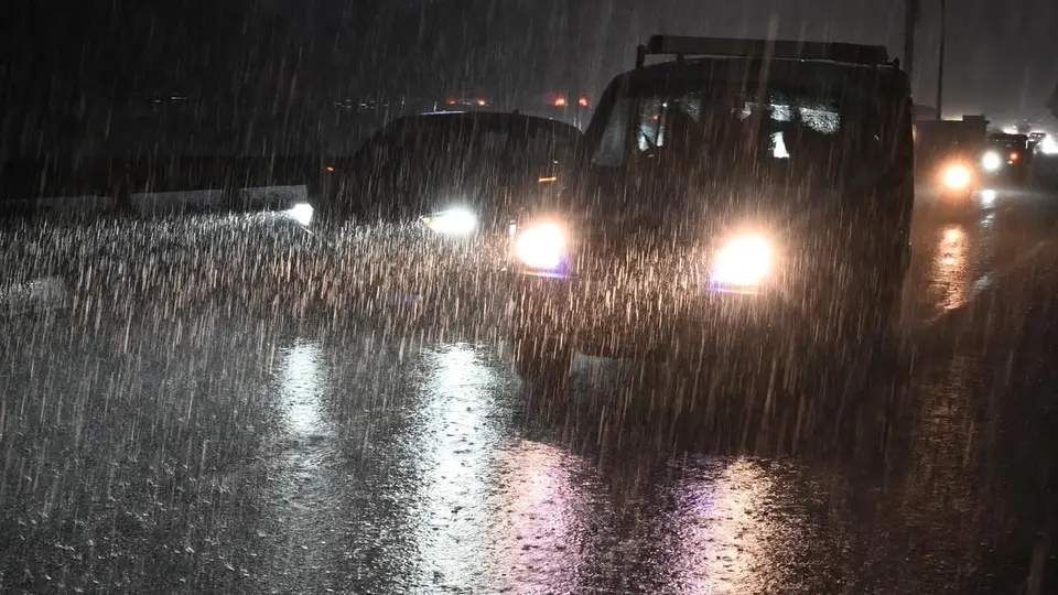 Tamil Nadu receives heavy rainfall; schools closed in several districts on Oct. 26