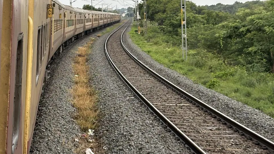Heavy rain triggers minor landslips; Bilaspur-Tirunelveli Superfast Express loco derails at Parassala in Keralam