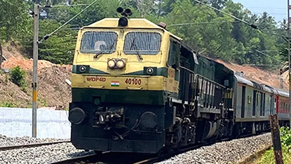 Non-monsoon timetable comes into effect on Konkan route