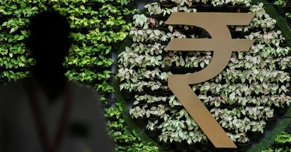Indian Rupee Dollar Exchange Rate : रुपये की आठ दिन की तेजी थमी , डॉलर के मुकाबले 94 . 83 पर बंद