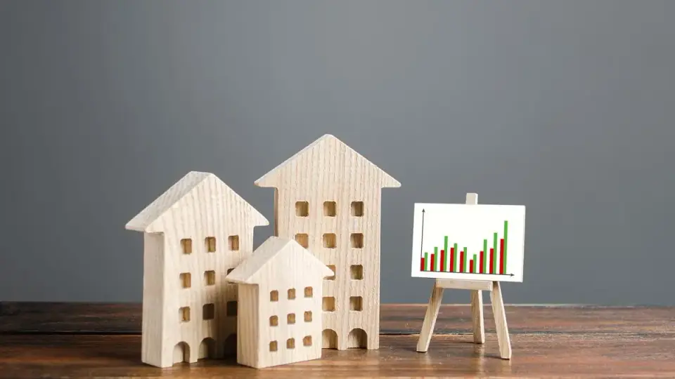 Private equity invests $6 . 1 billion in real estate in nine months