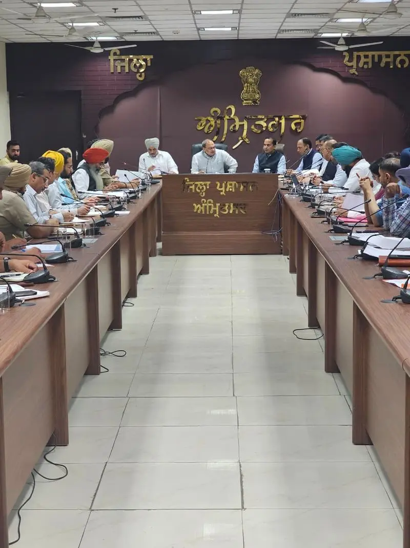 CAQM sounds alarm over stubble burning in Amritsar , warns against laxity
