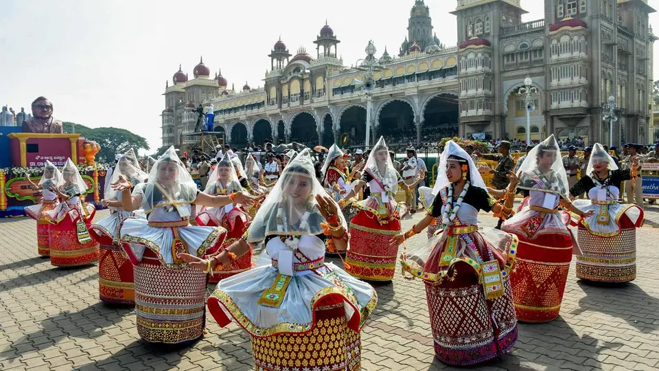 Mysuru: Tableaux captivate spectators at Jamboo Savari