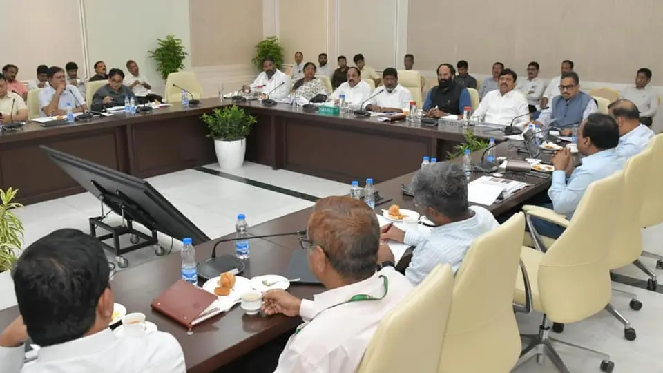 Cabinet Sub-Committee seeks to draw up department-wise plan to tackle El Nino induced drought conditions