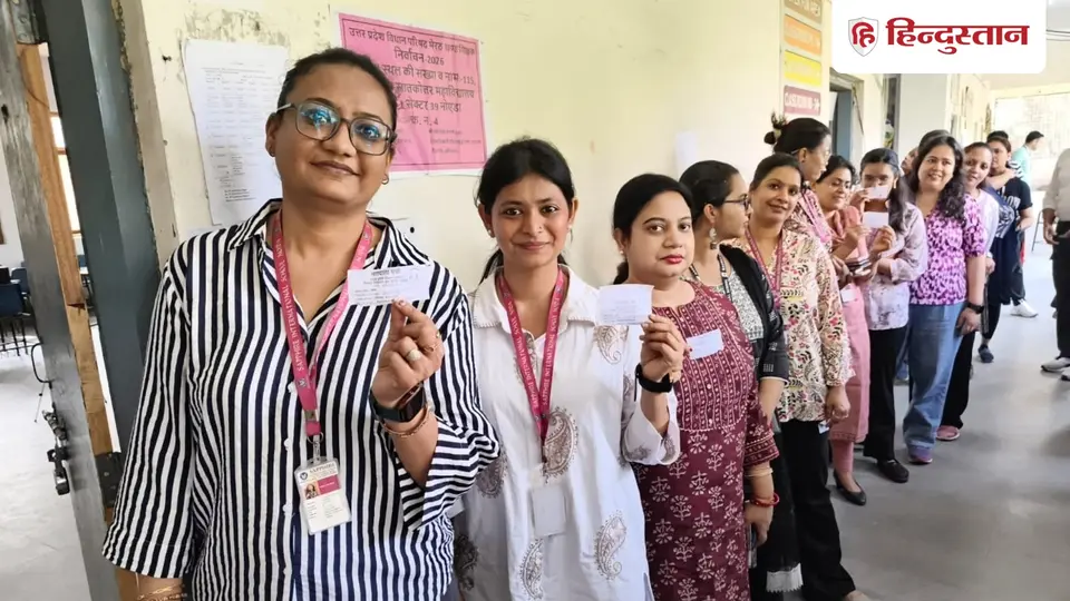 यूपी विधान परिषद चुनाव : 11 सीटों पर 54 . 58 % मतदान , गोरखपुर - फैजाबाद में सबसे ज्यादा वोटिंग