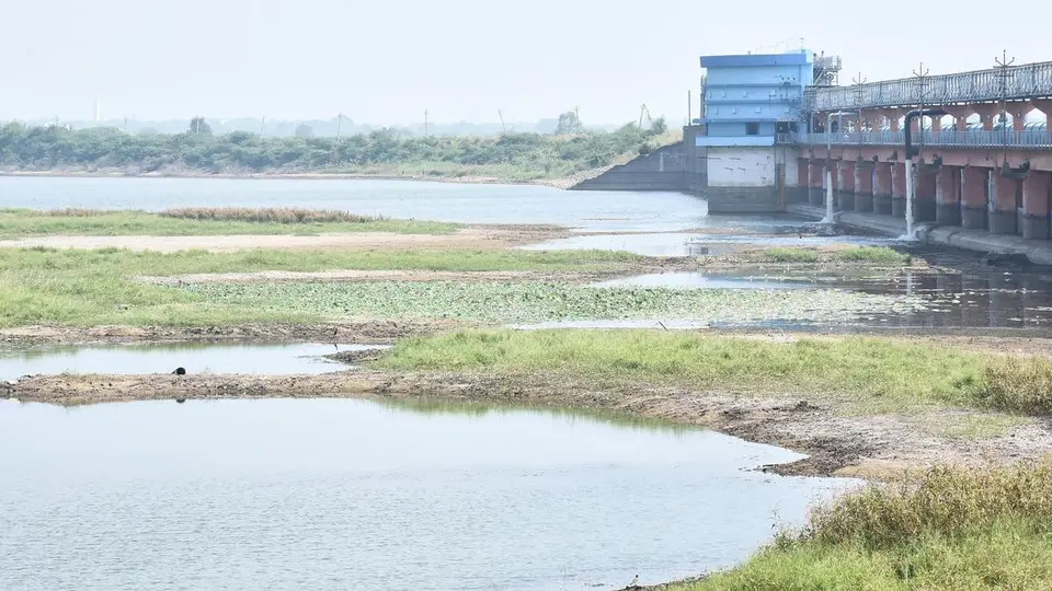 Telangana government to divert Godavari water to areas dependent on depleting Singur, Manjira reservoirs