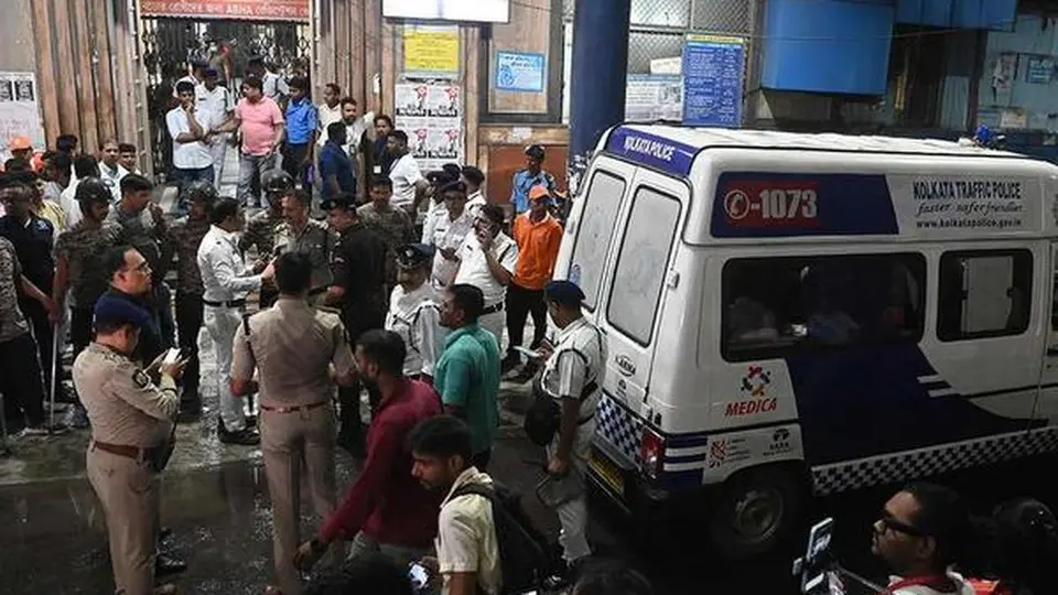 Junior doctors, interns at Kolkata govt. hospital allege threats over stampede claims
