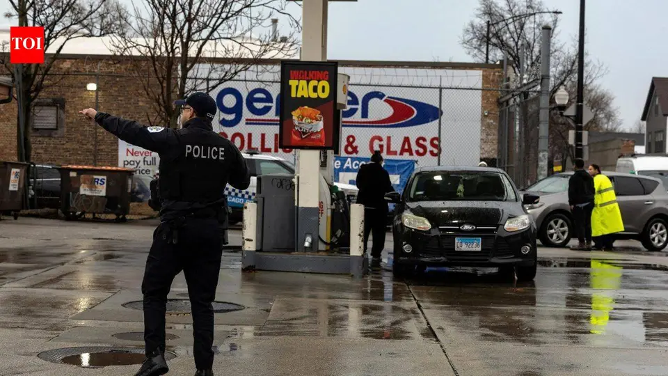 2 killed , 3 hurt in late - night shooting at Baltimore gas station in US
