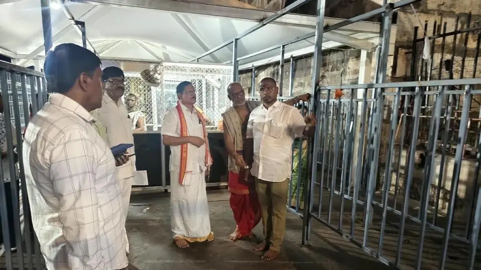 Officials told to continuously monitor queue lines at Srisialam