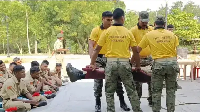 60 हजार स्वयंसेवकों का नागरिक सुरक्षा नेटवर्क बनाएगा गृह मंत्रालय , कई राज्यों में होगी तैनाती ; सेना देगी प्रशिक्षण - the ministry of home affairs will create a civil defense network of 60000 volunte