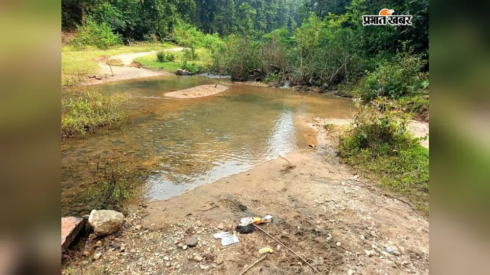 Gumla : न सड़क , न पुल ; पांच गांवों के ग्रामीण पूछ रहे , कब बदलेगी जिंदगी ?