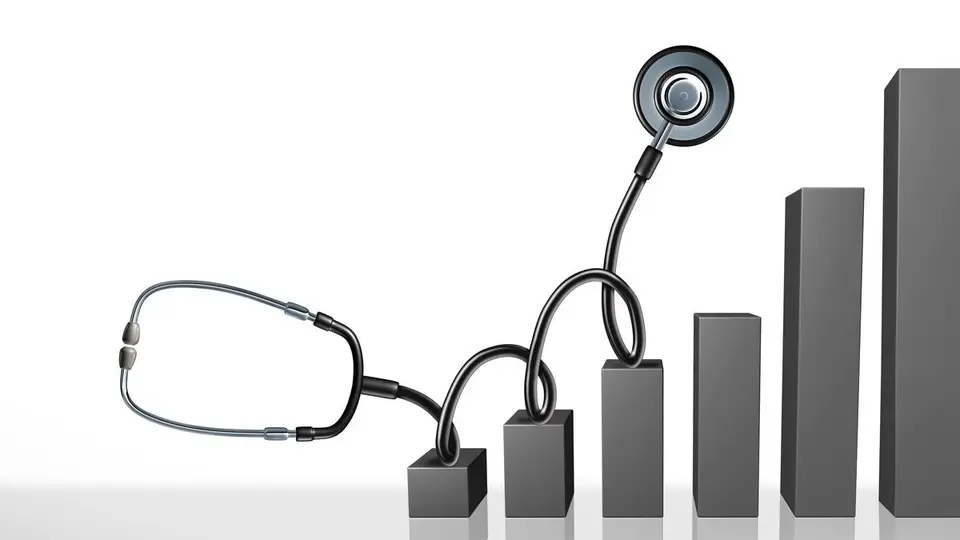 Insurance-driven health care threatens public health system, warns KSSP seminar