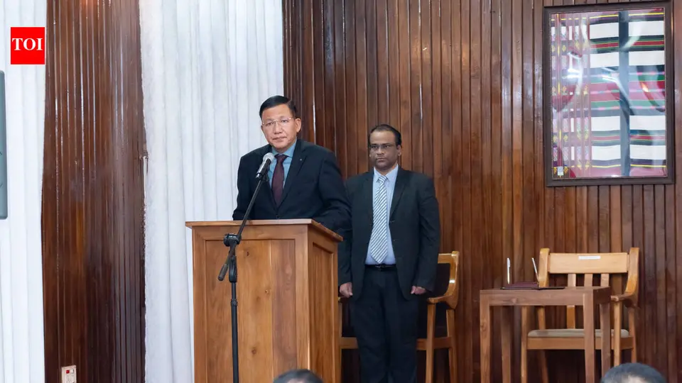 Lalengmawia takes oath as Mizoram CIC