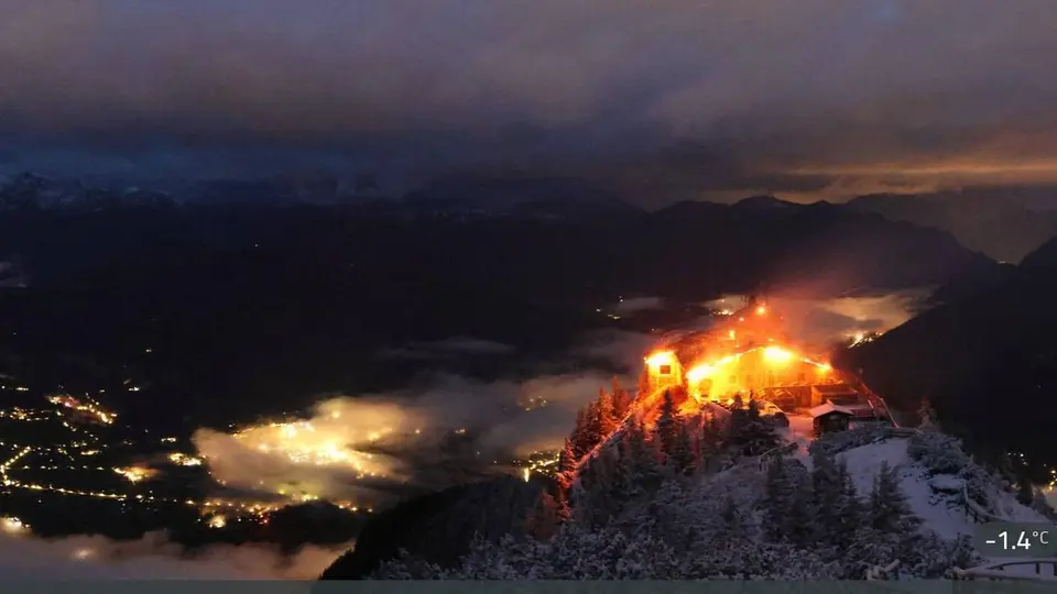 Fire breaks out at Hitler mountain retreat , suspect arrested