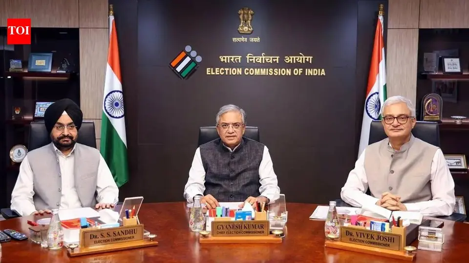 Cabinet secretariat merely acknowledged complaint of ECs against senior poll officer : RTI